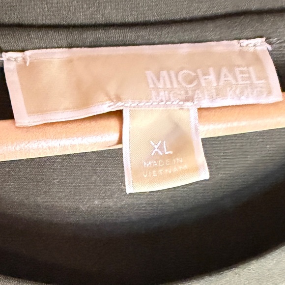 MICHAEL Michael Kors Olive Short Sleeve Top - Picture 2 of 3